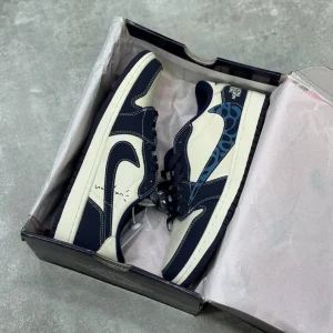 Nike Air Jordan Travis Scott x The North Face