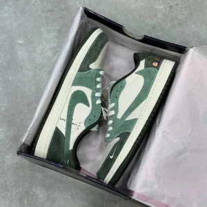 Nike Air Jordan Travis Scott x Gucci