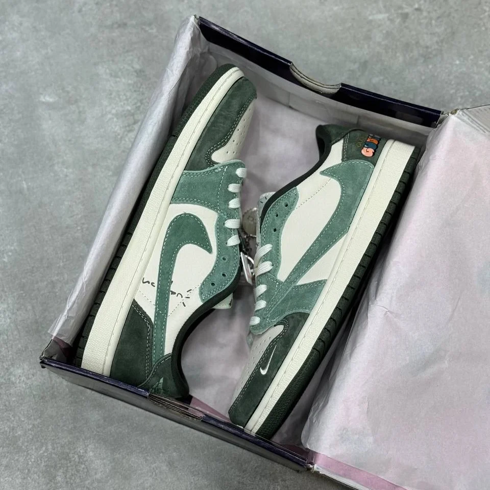 Nike Air Jordan Travis Scott x Gucci