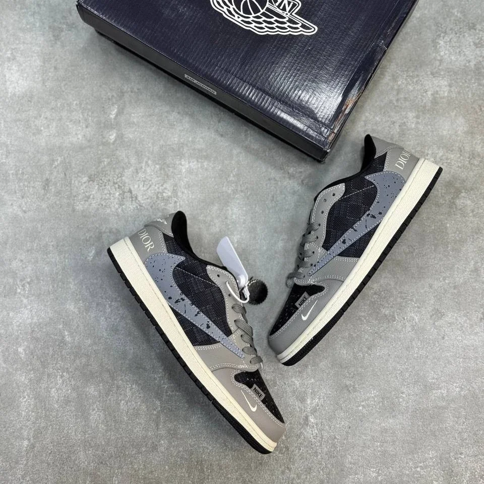 Nike Air Jordan Travis Scott x Dior