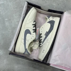 Nike Air Jordan Travis Scott x The North Face