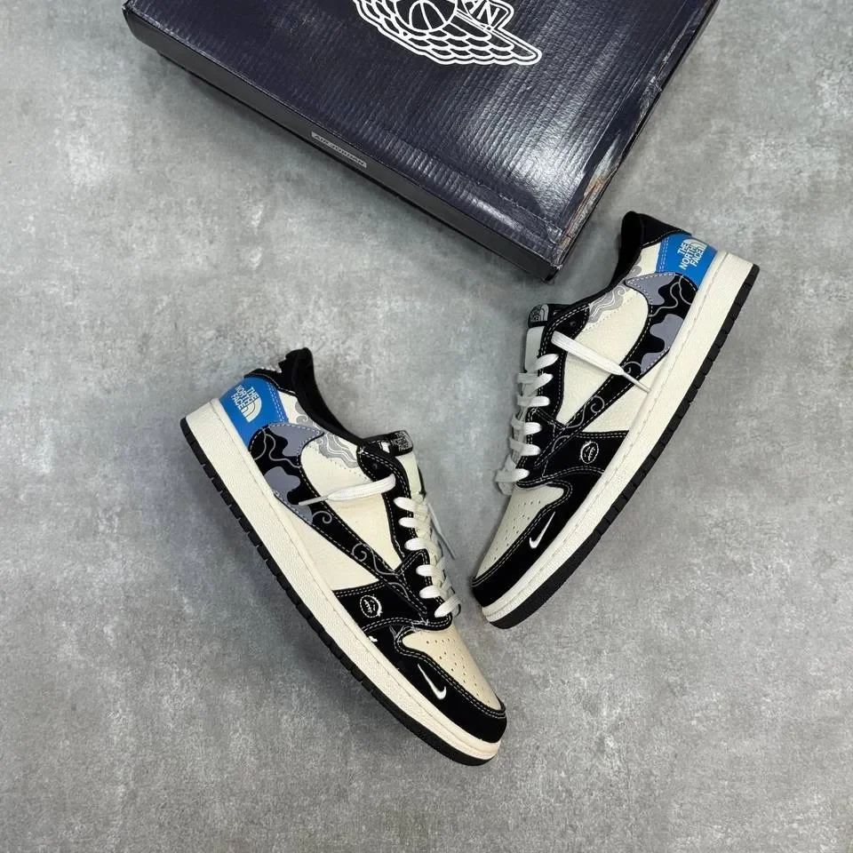 Nike Air Jordan Travis Scott x The North Face