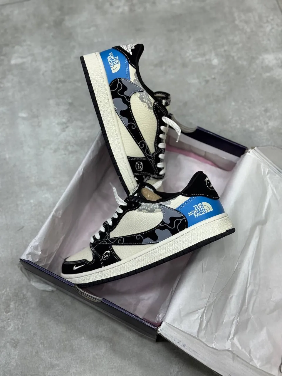 Nike Air Jordan Travis Scott x The North Face
