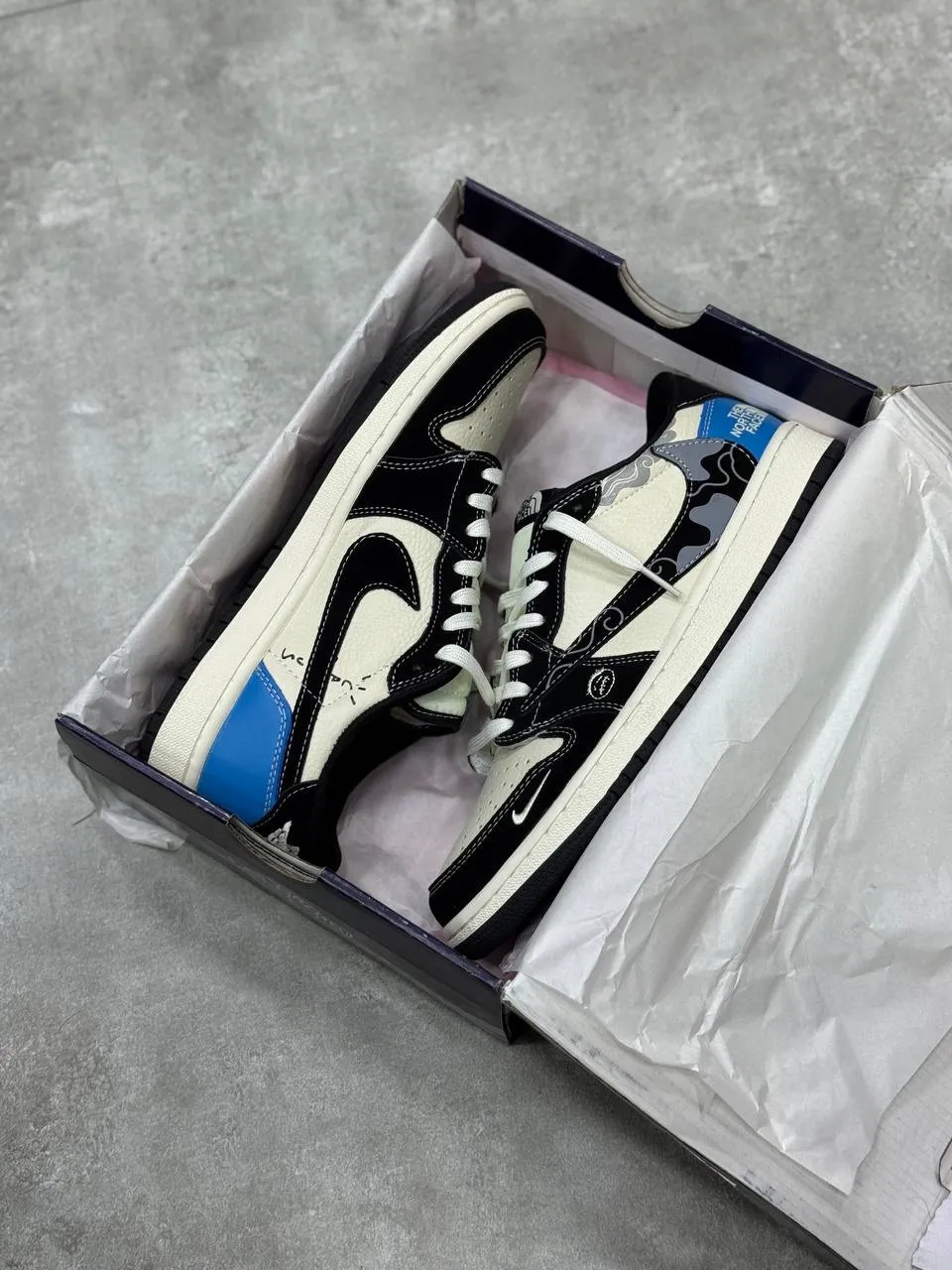 Nike Air Jordan Travis Scott x The North Face