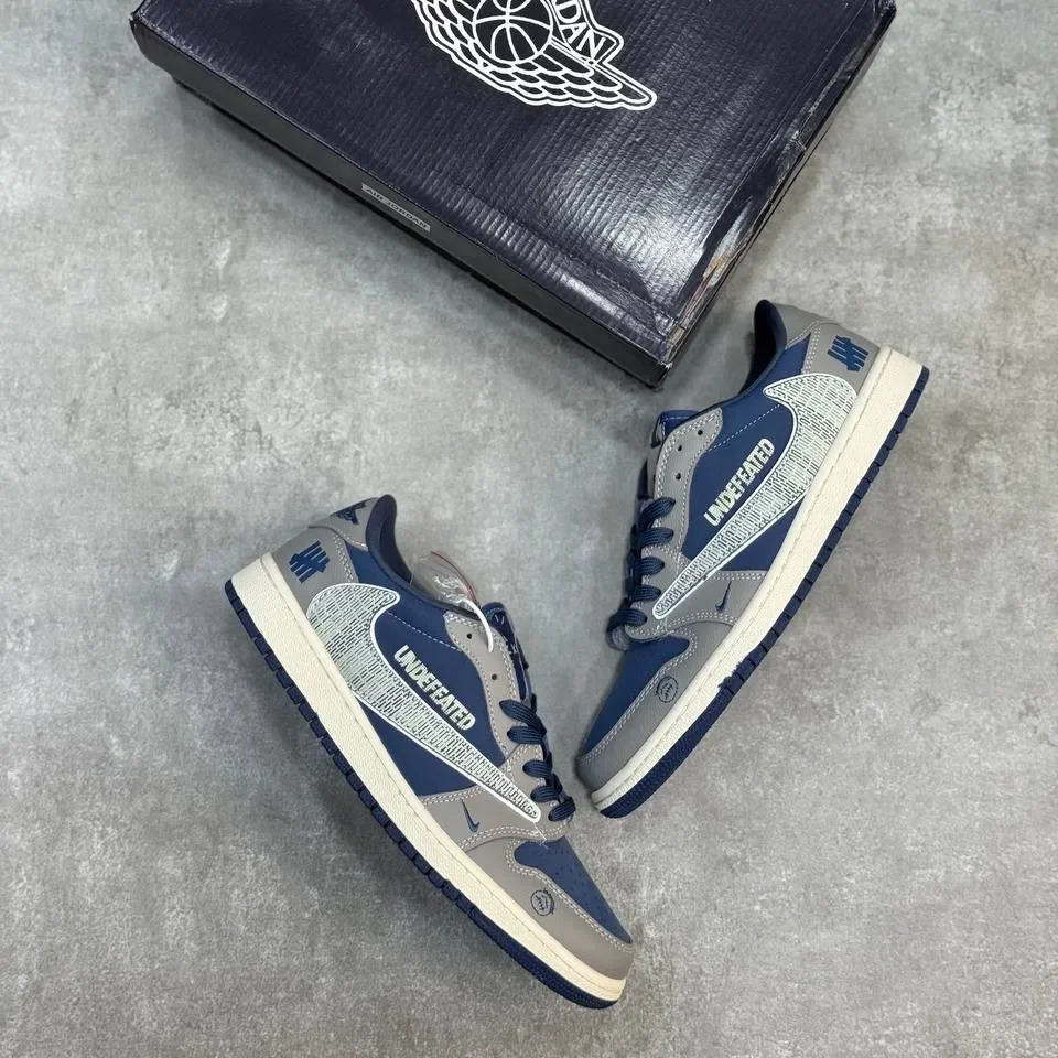 Nike Air Jordan Travis Scott Undefeated