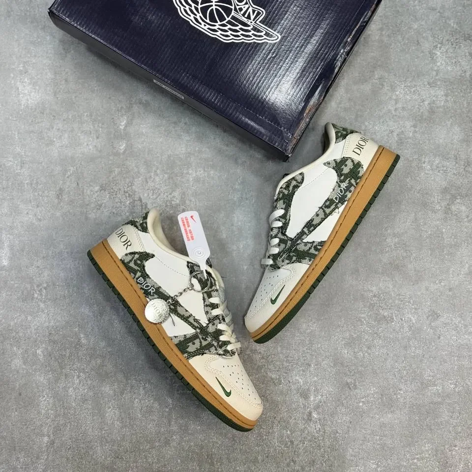 Nike Air Jordan Travis Scott Dior