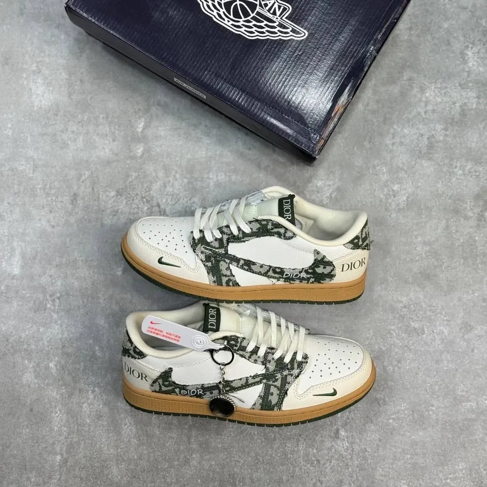 Nike Air Jordan Travis Scott Dior