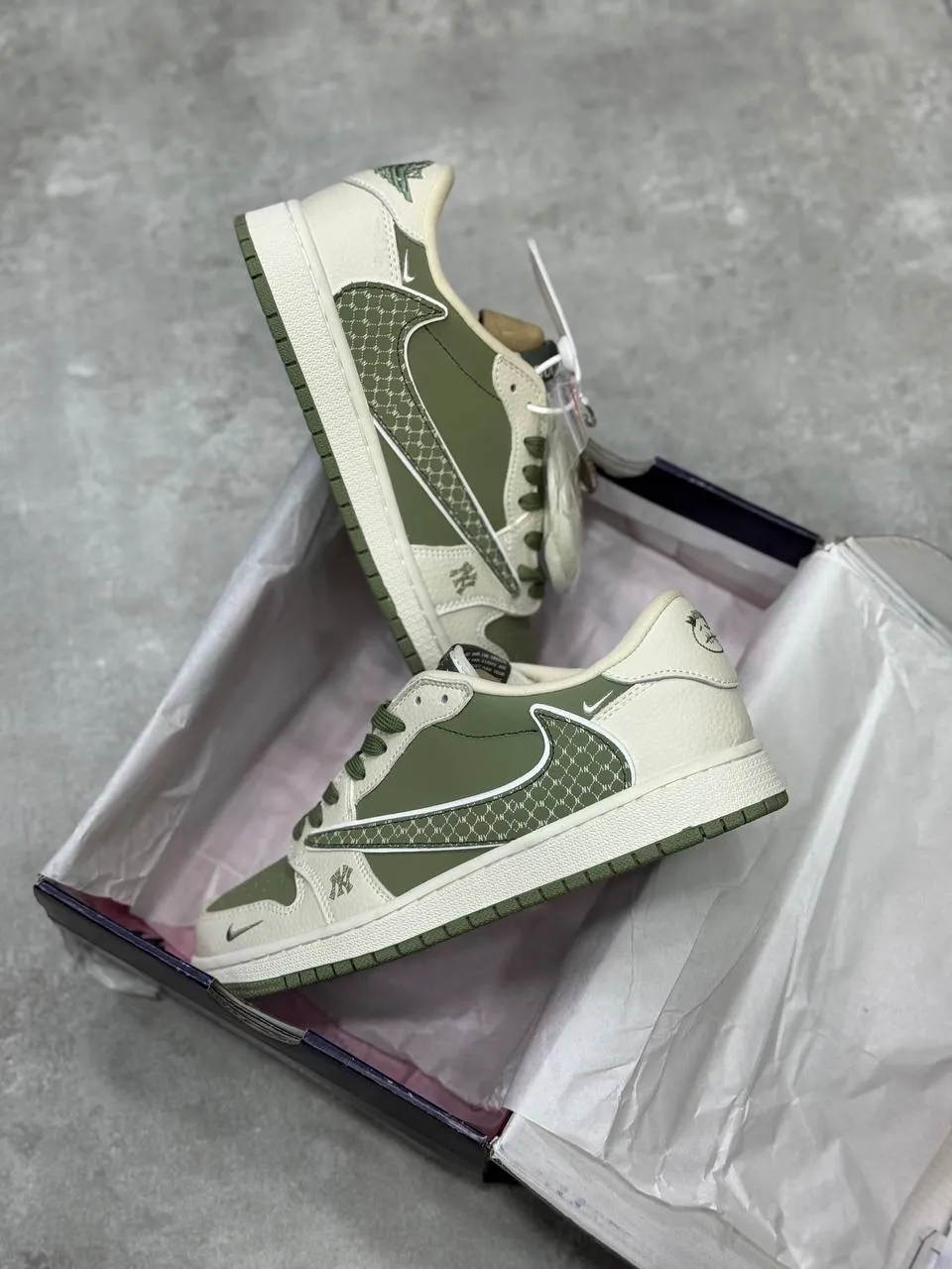 Nike Air Jordan Travis Scott NY