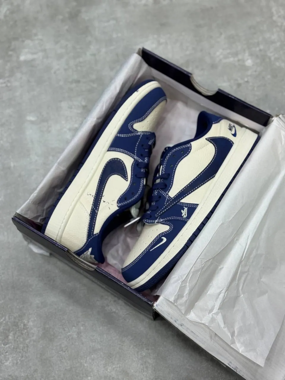 Nike Air Jordan Travis Scott Ami Paris
