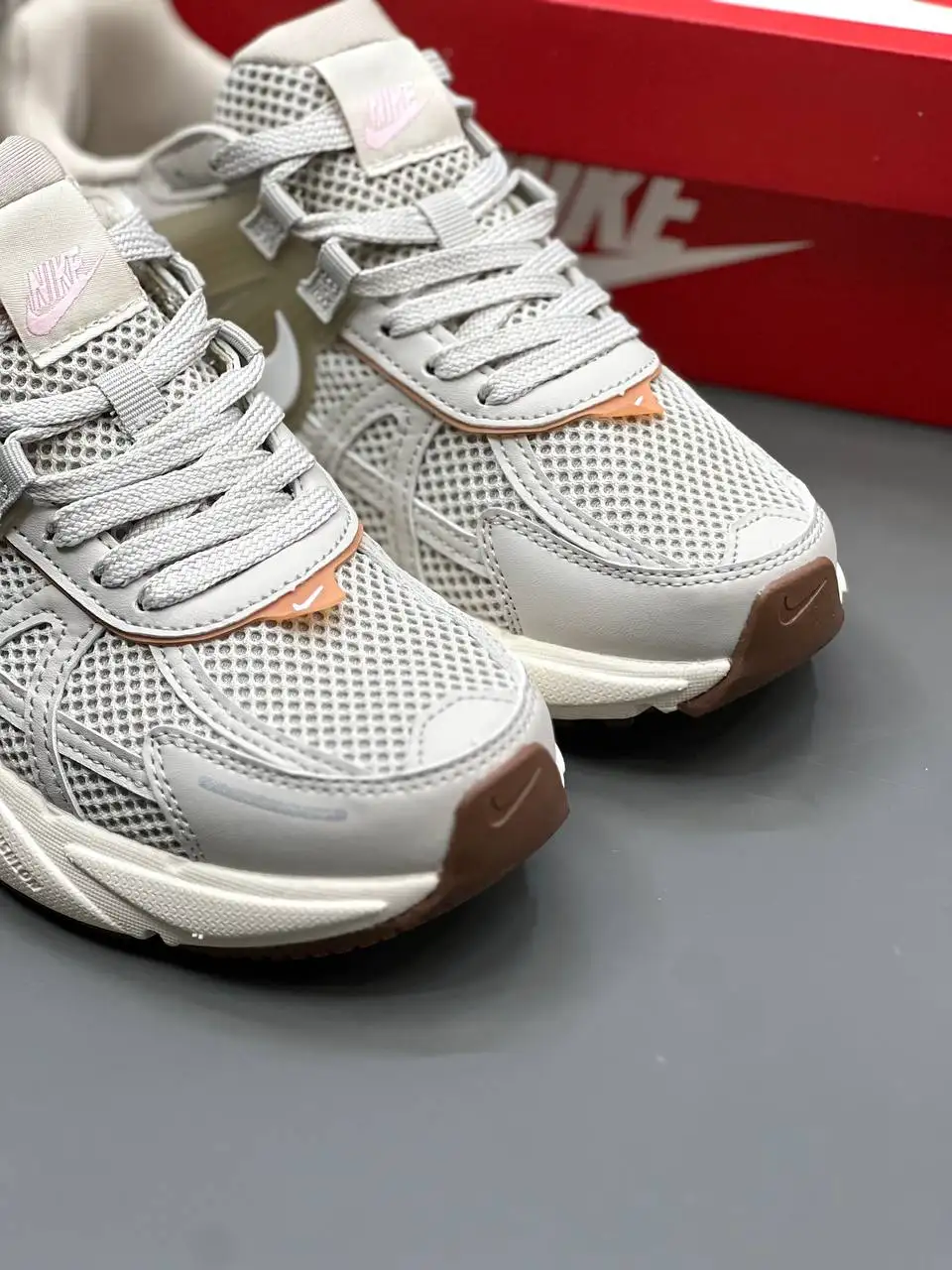 کفش نایک وی تو کی رانینگ (Nike V2K Running – Master Quality) وارداتی